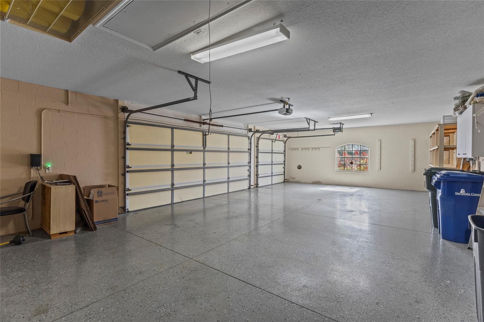 PELICAN POINTE GOLF & COUNTRY CLUB - Residential