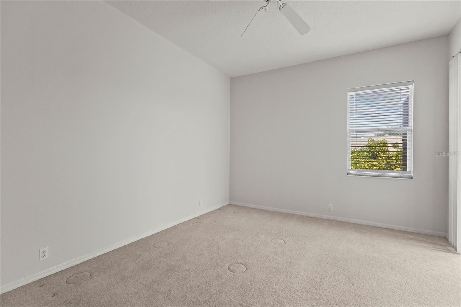 PELICAN POINTE GOLF & COUNTRY CLUB - Residential