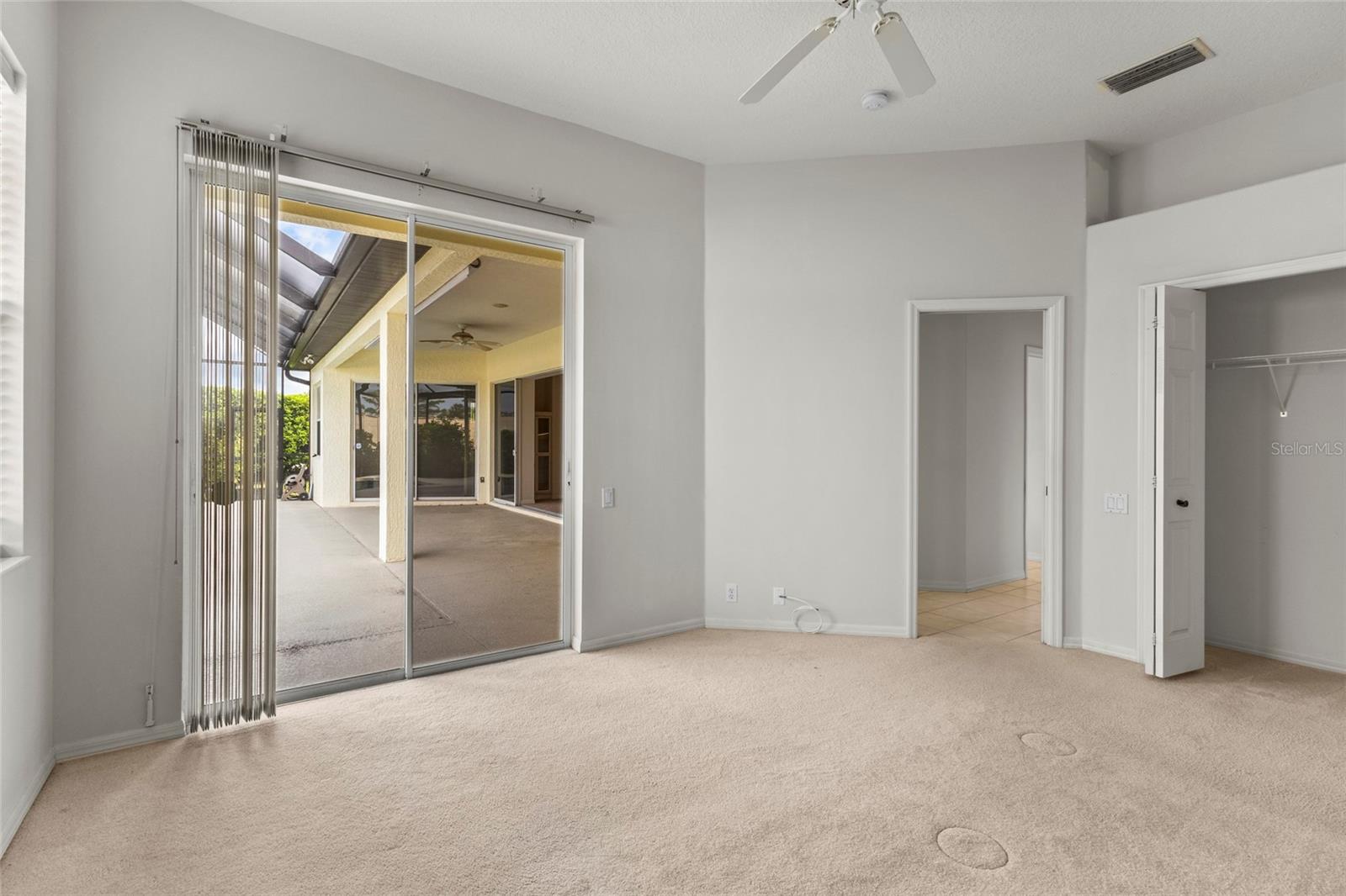 PELICAN POINTE GOLF & COUNTRY CLUB - Residential