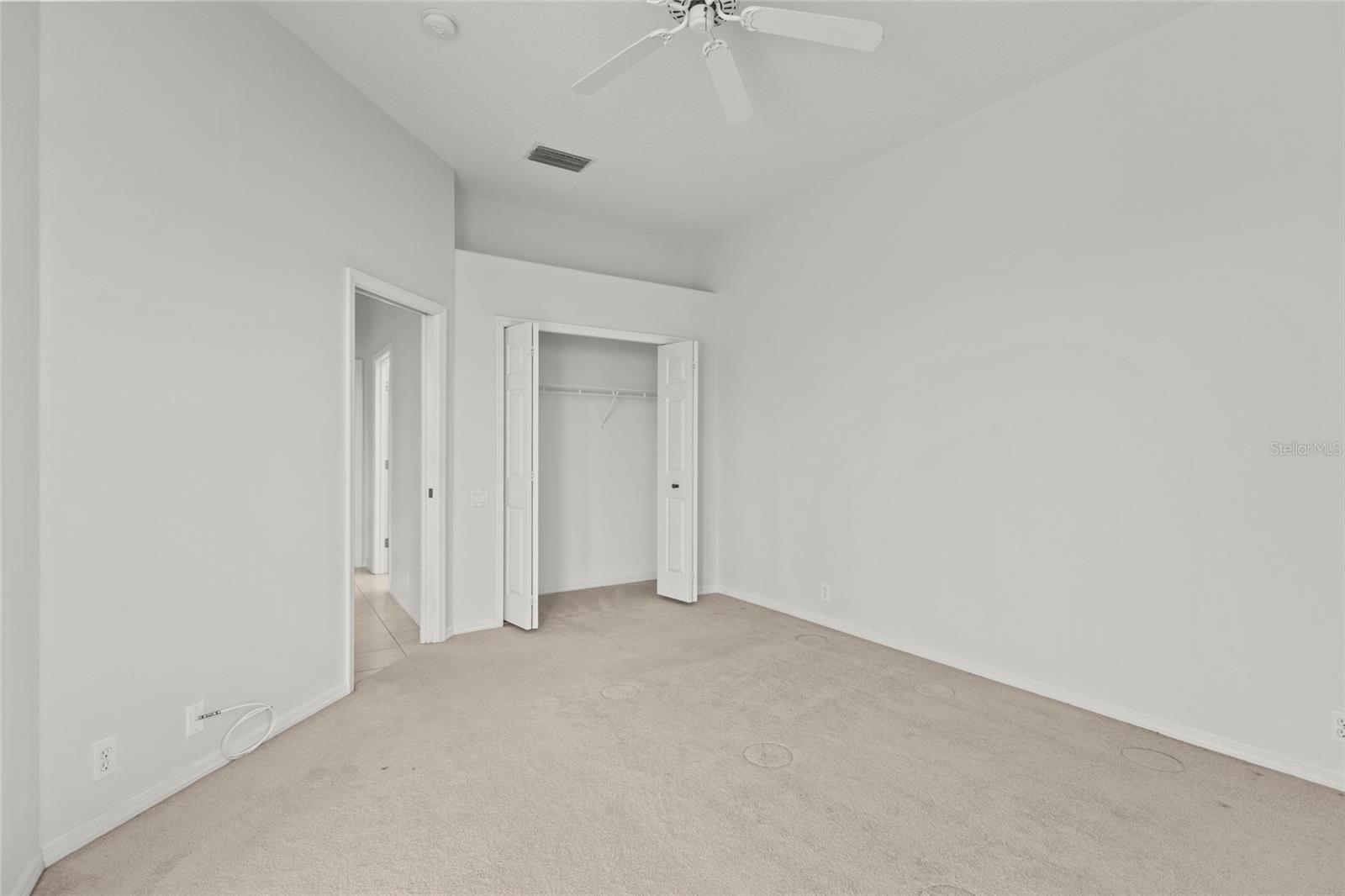 PELICAN POINTE GOLF & COUNTRY CLUB - Residential