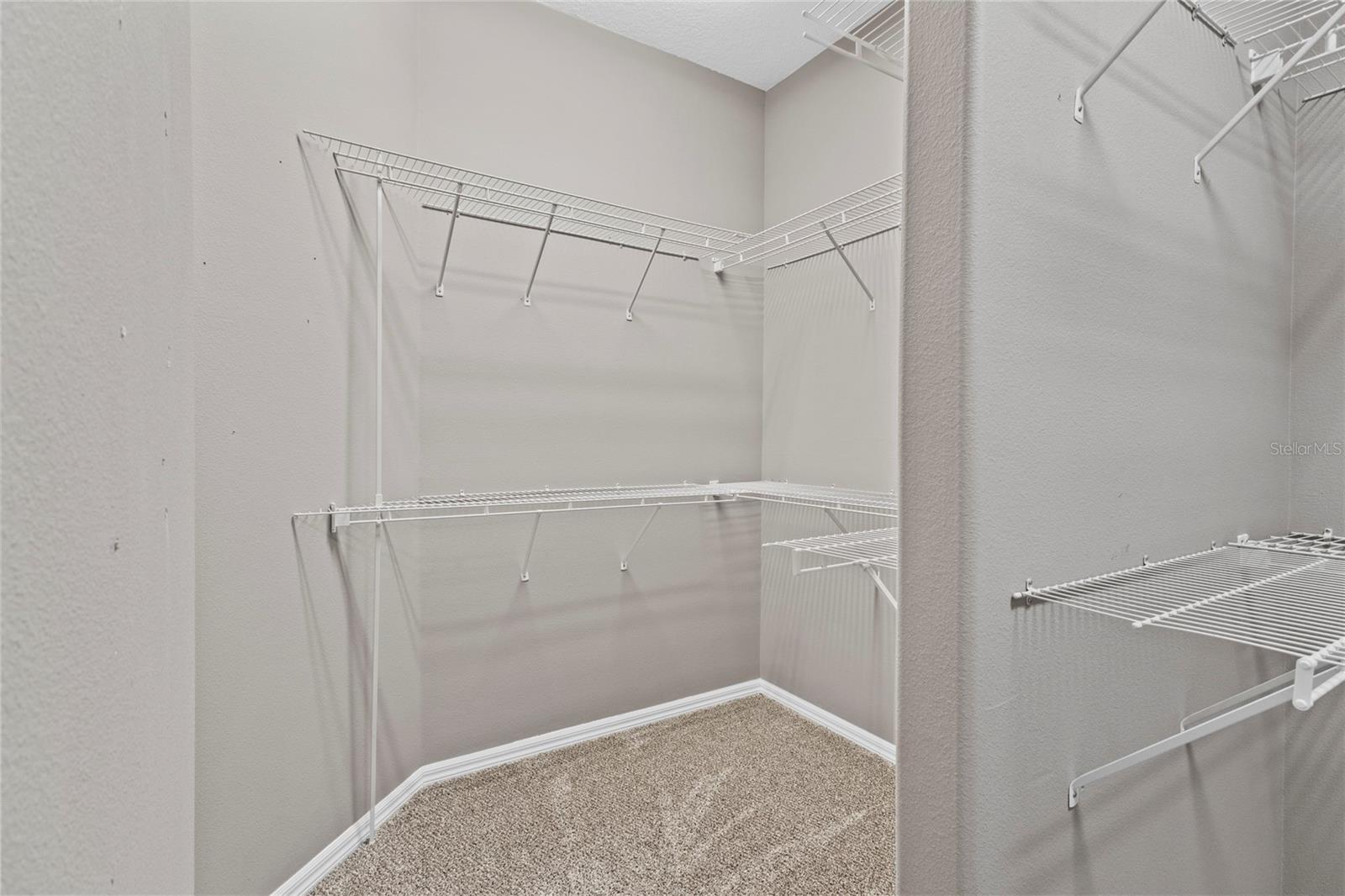 PELICAN POINTE GOLF & COUNTRY CLUB - Residential