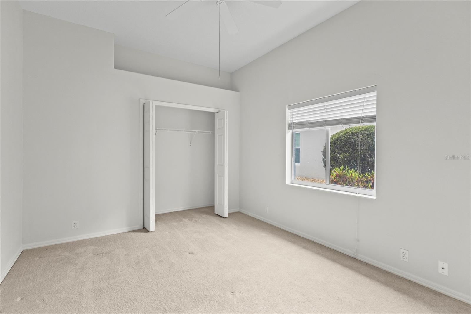 PELICAN POINTE GOLF & COUNTRY CLUB - Residential