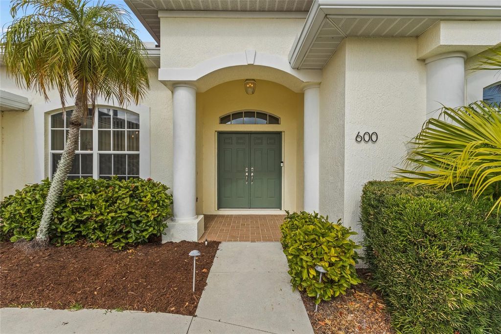 Photo of 600 Cockatoo Circle, Venice, FL 34285 (MLS # A4686884)