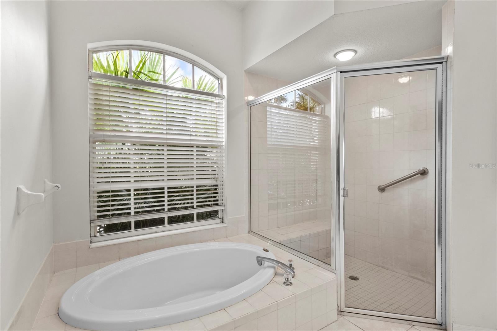 PELICAN POINTE GOLF & COUNTRY CLUB - Residential