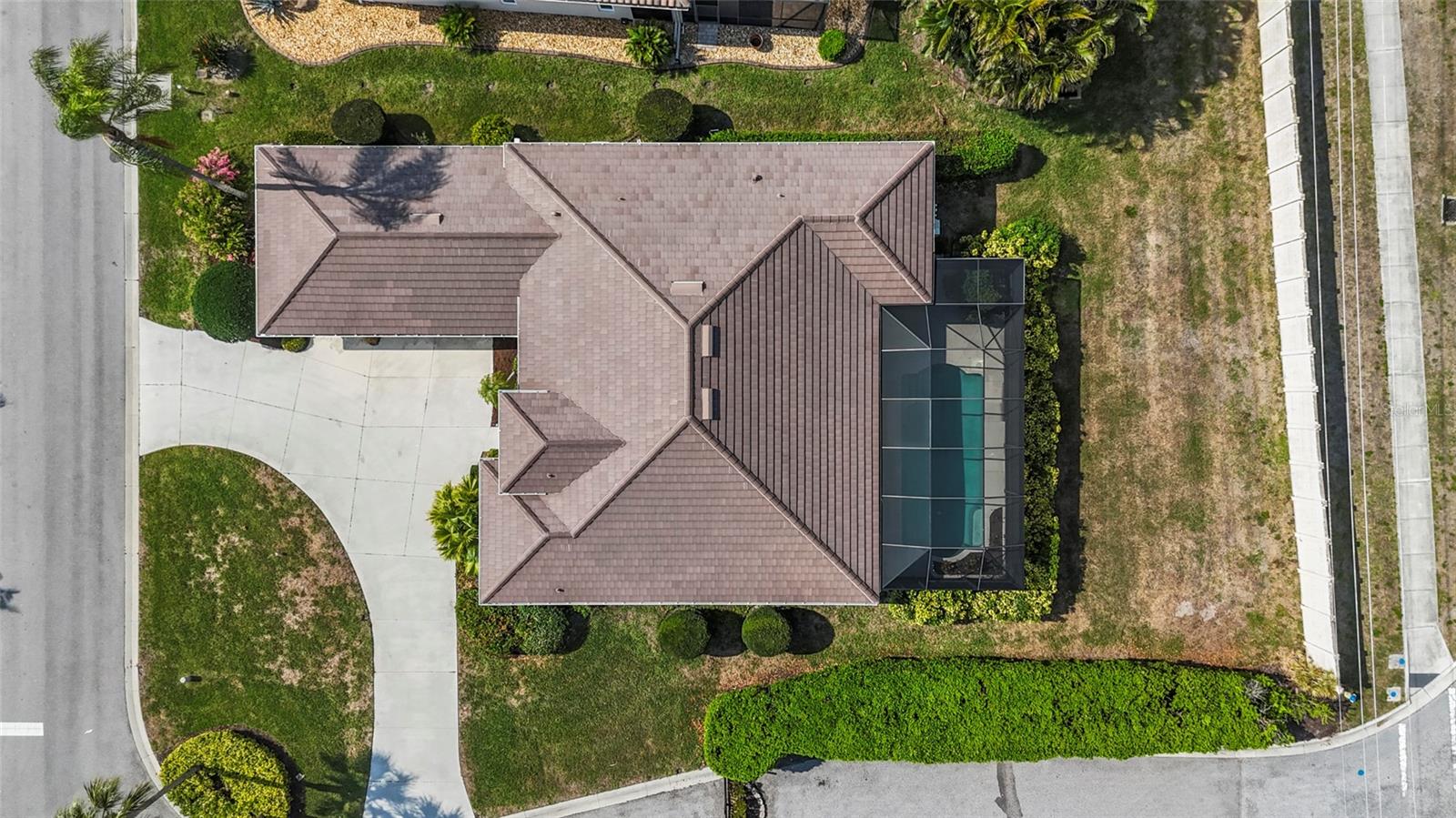 PELICAN POINTE GOLF & COUNTRY CLUB - Residential