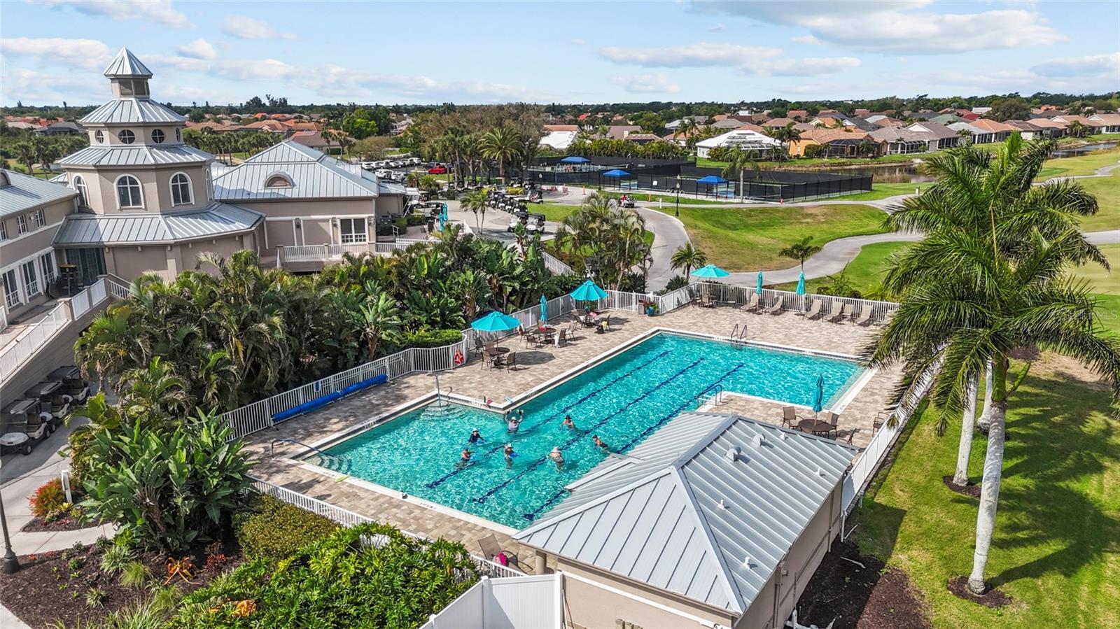PELICAN POINTE GOLF & COUNTRY CLUB - Residential