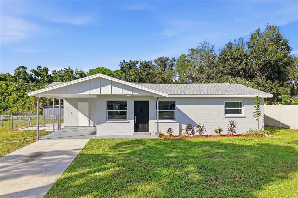 Photo of 1015 60th Avenue Terrace W, Bradenton, FL 34207 (MLS # A4709485)