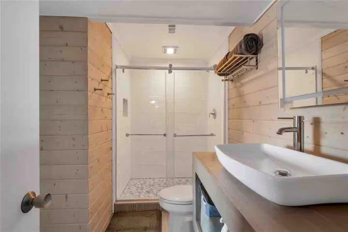 BAY BREEZE CONDO - Residential
