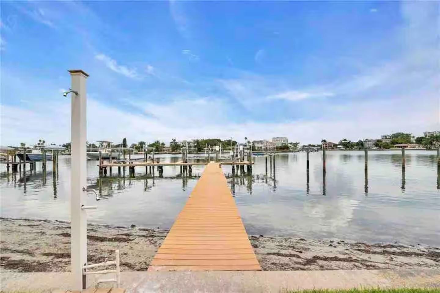 BAY BREEZE CONDO - Residential