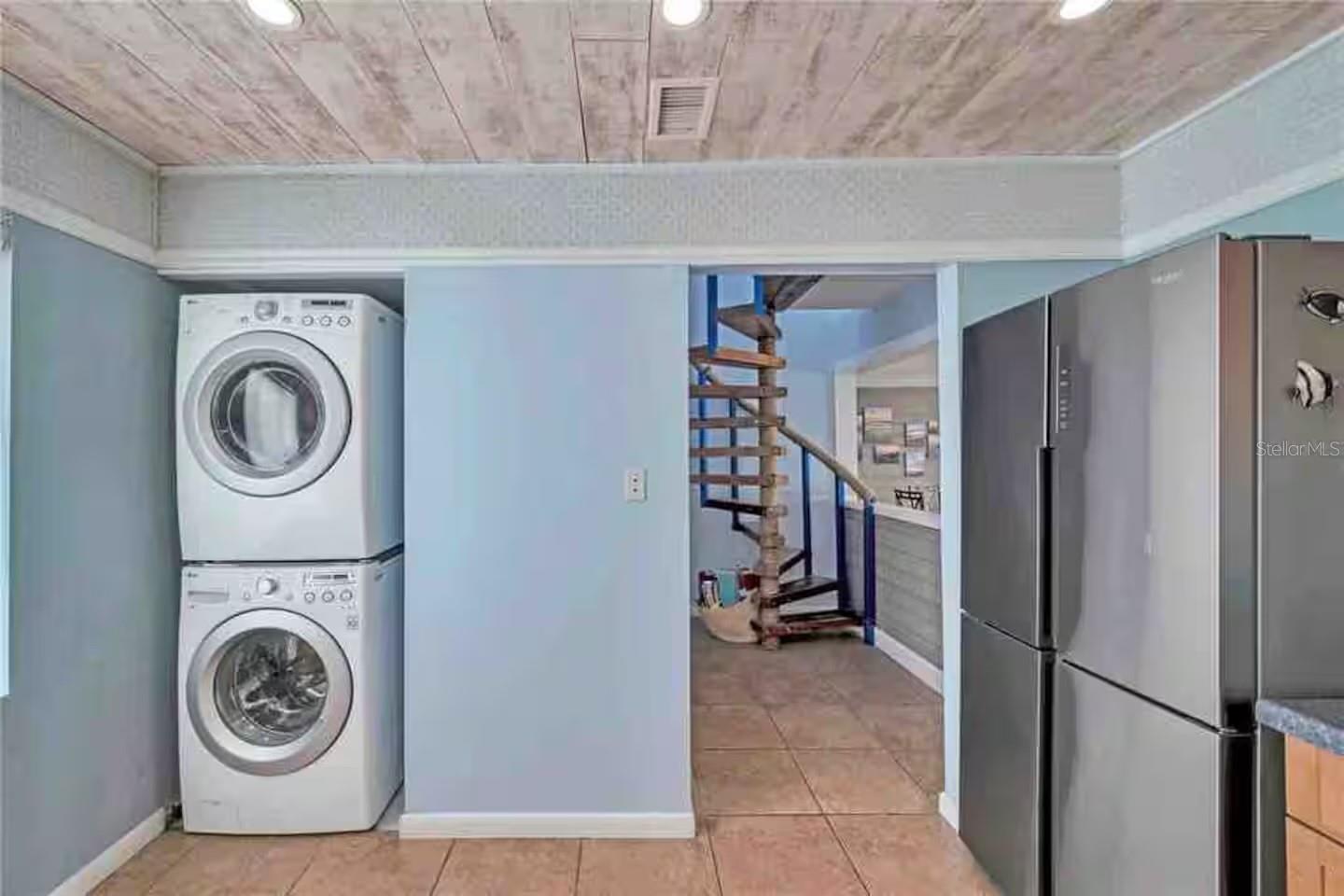 BAY BREEZE CONDO - Residential
