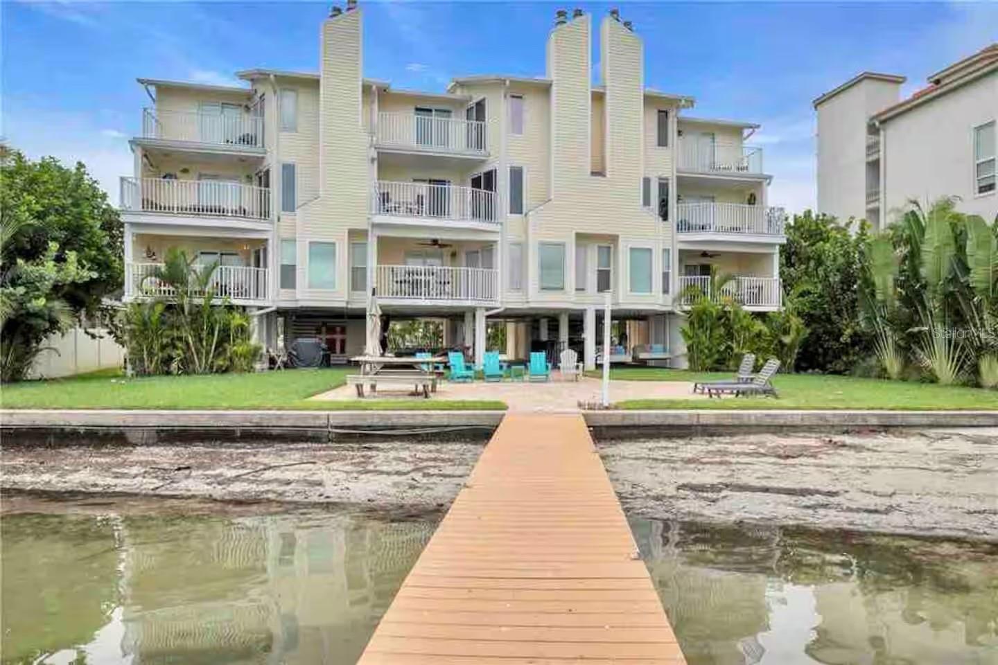 BAY BREEZE CONDO - Residential