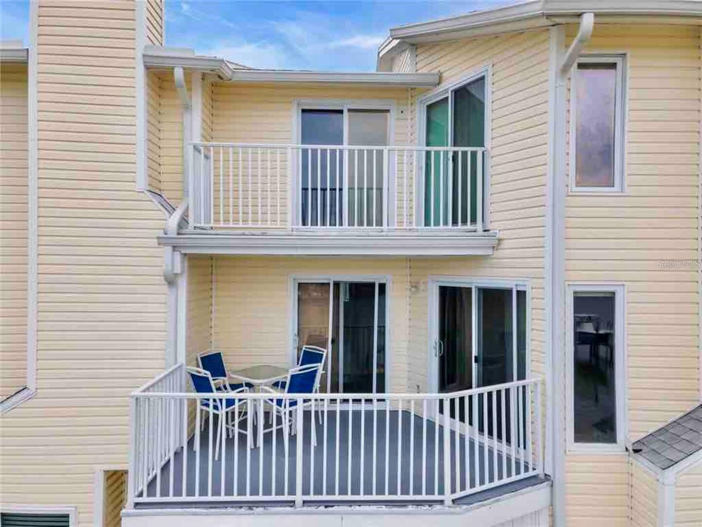 10109 GULF BOULEVARD 202