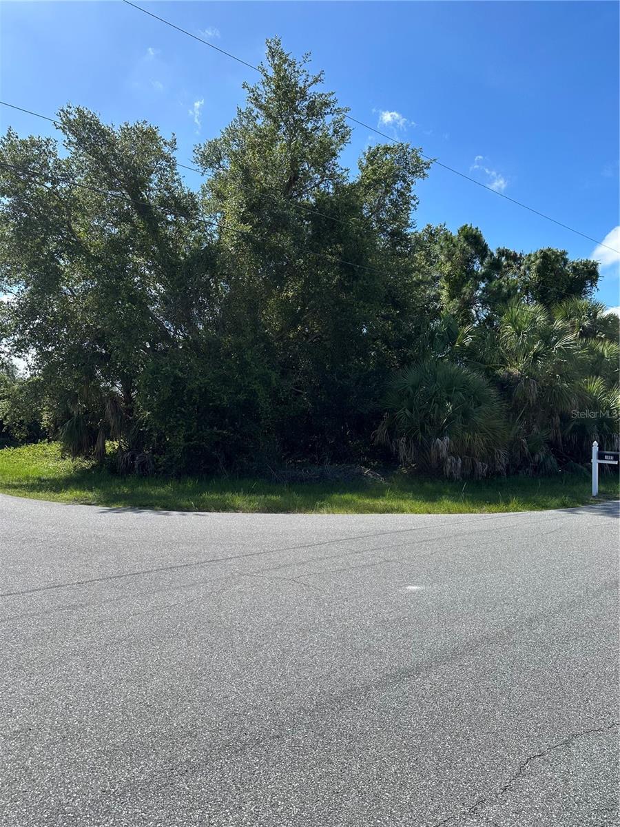 CLOVELON STREET, NORTH PORT, FL, 34291 4 CLOVELON STREET