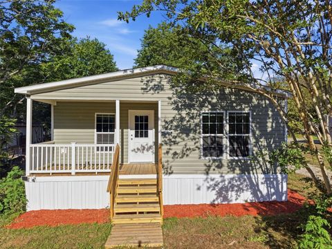 Photo of 42039 Cherry Avenue, Deland, FL 32720 (MLS # O6401554)