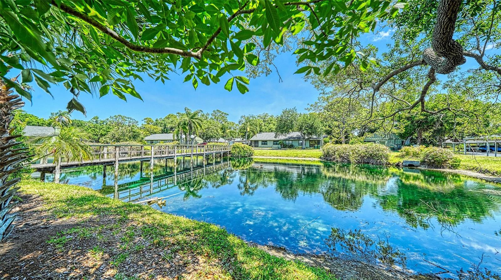 BARRINGTON WOODS - Residential