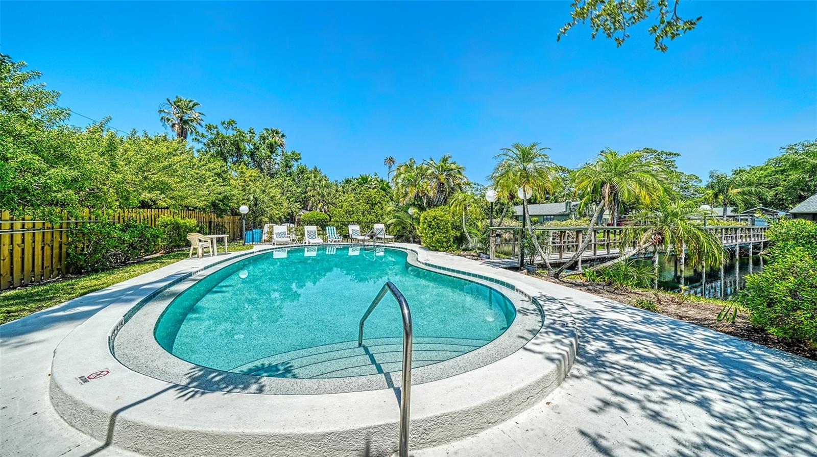 BARRINGTON WOODS - Residential