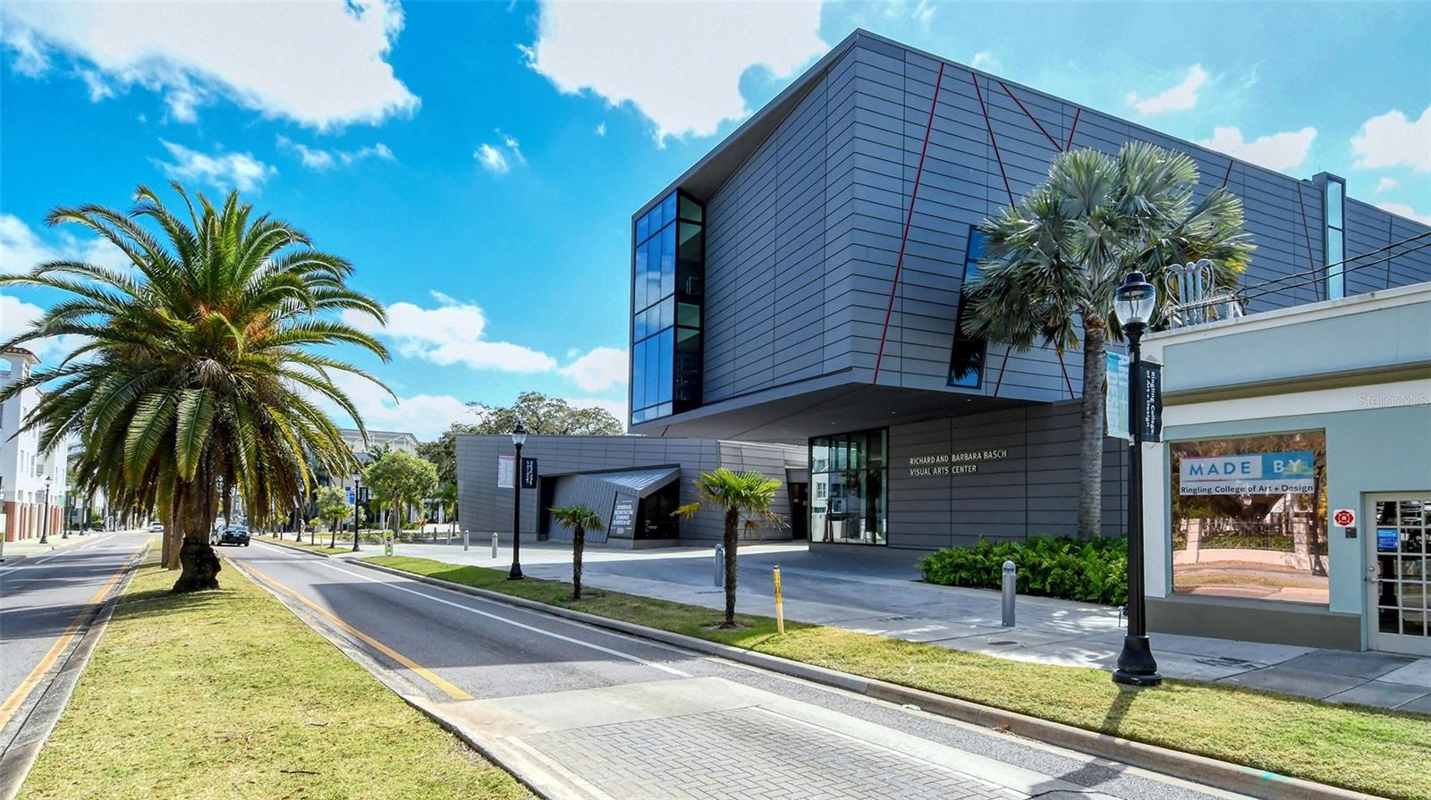 BARRINGTON WOODS - Residential