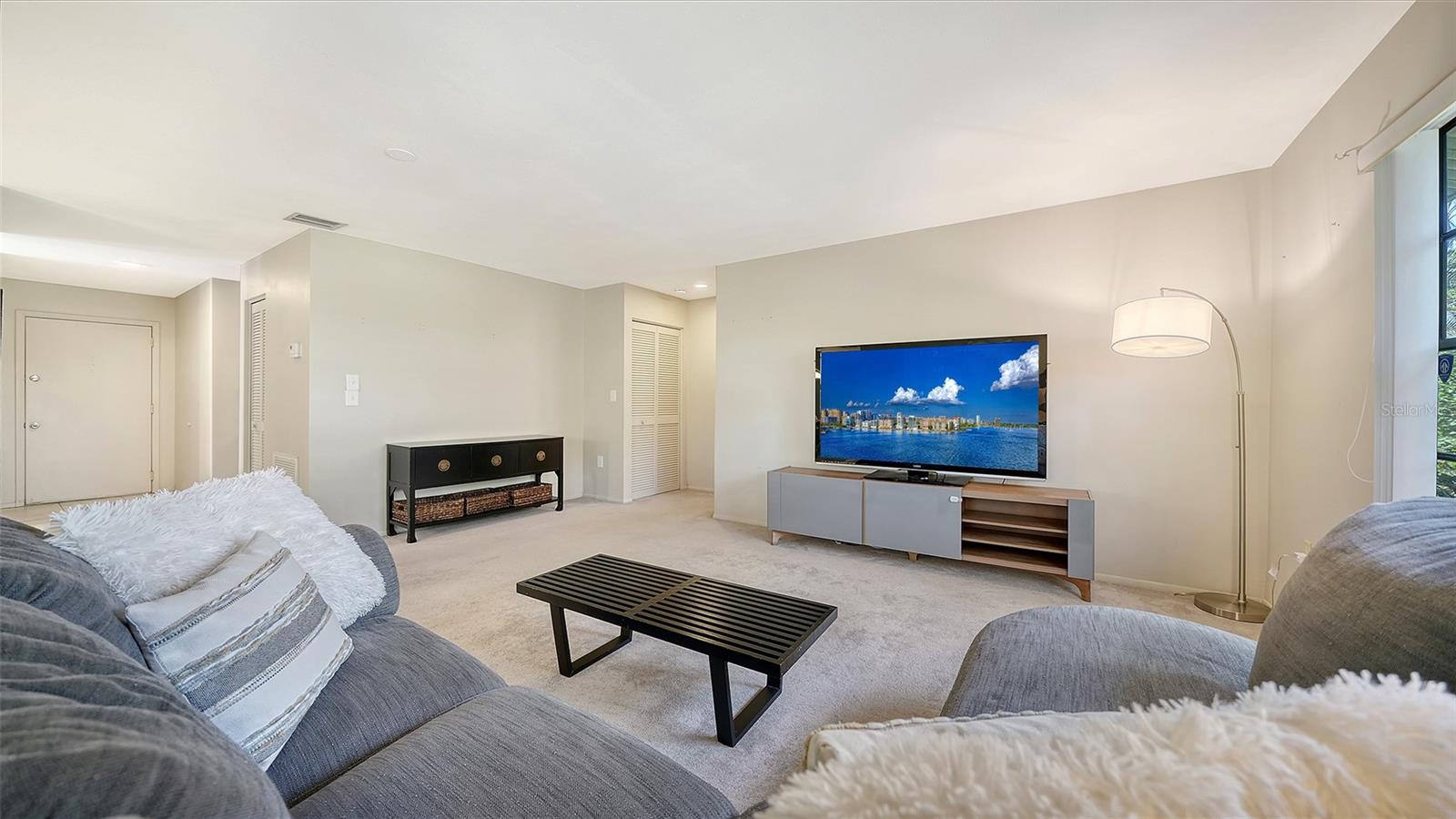 BARRINGTON WOODS - Residential