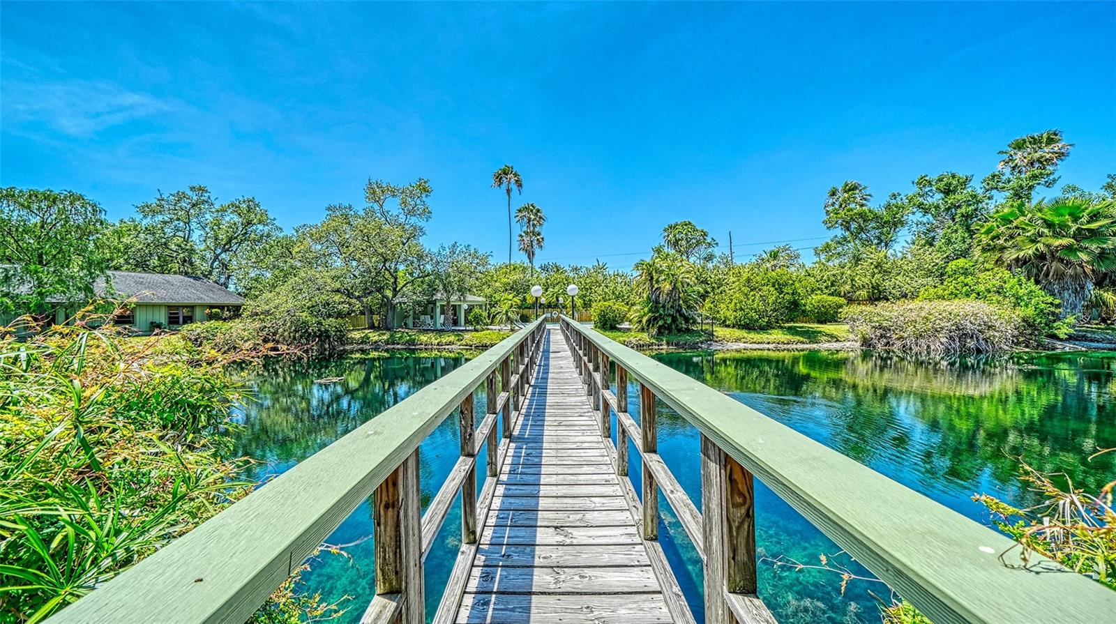 BARRINGTON WOODS - Residential