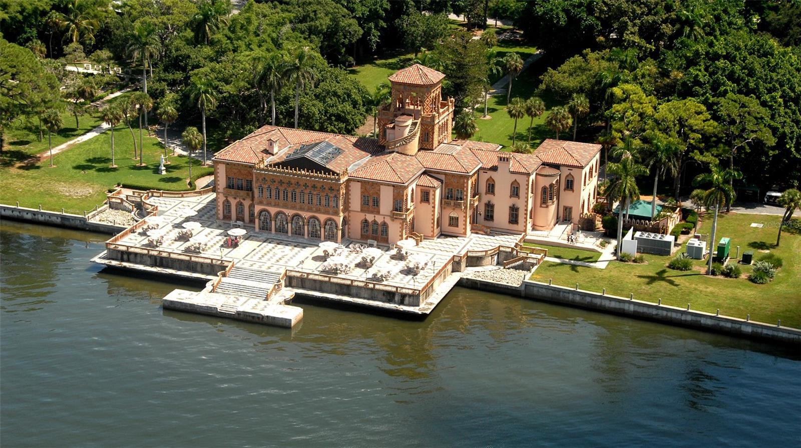 BARRINGTON WOODS - Residential