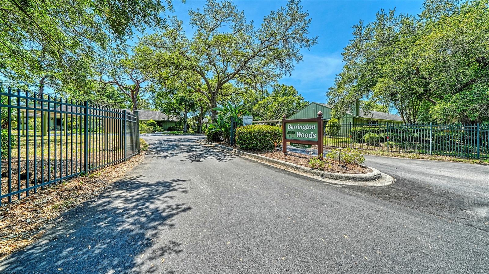 BARRINGTON WOODS - Residential