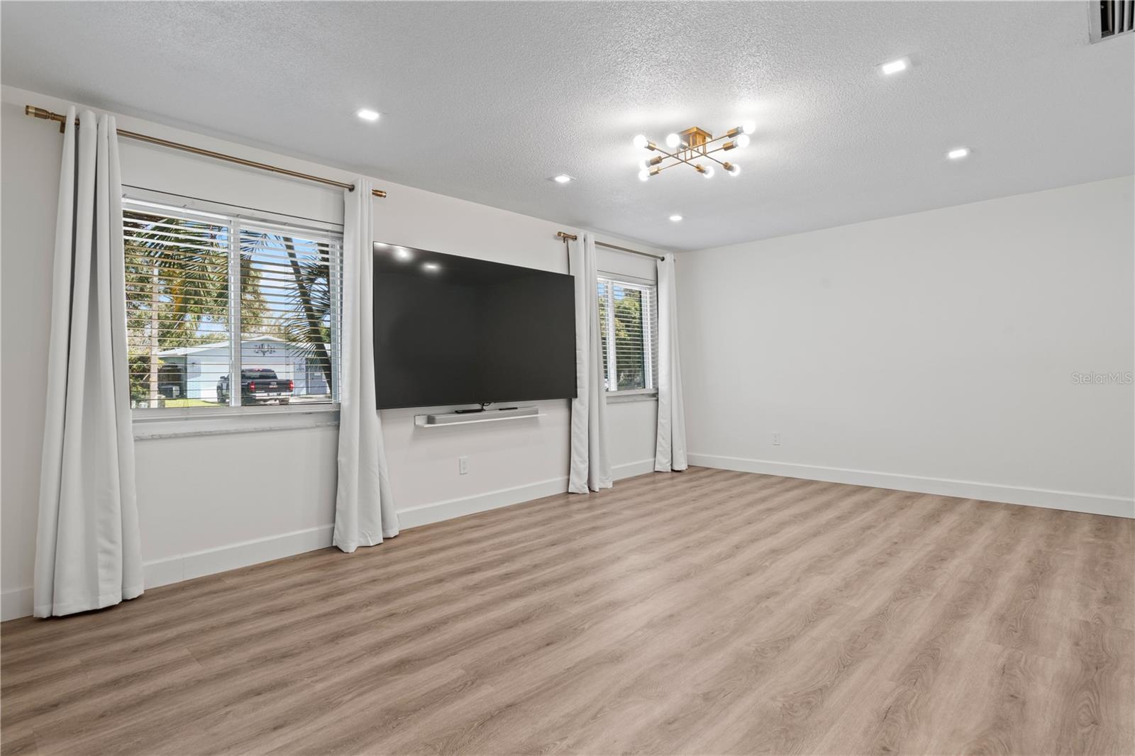 COLLEGE PARK - Residential