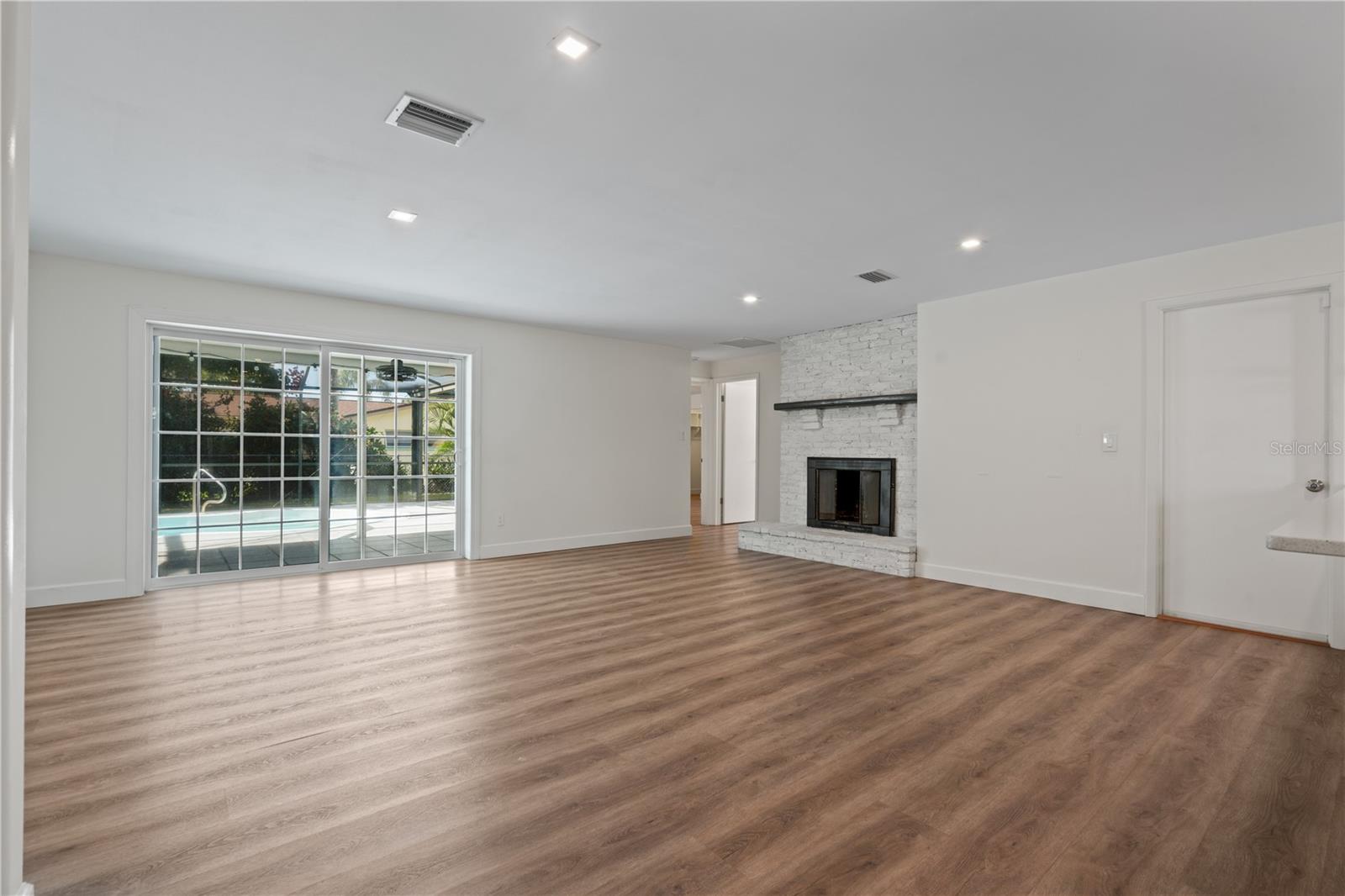COLLEGE PARK - Residential