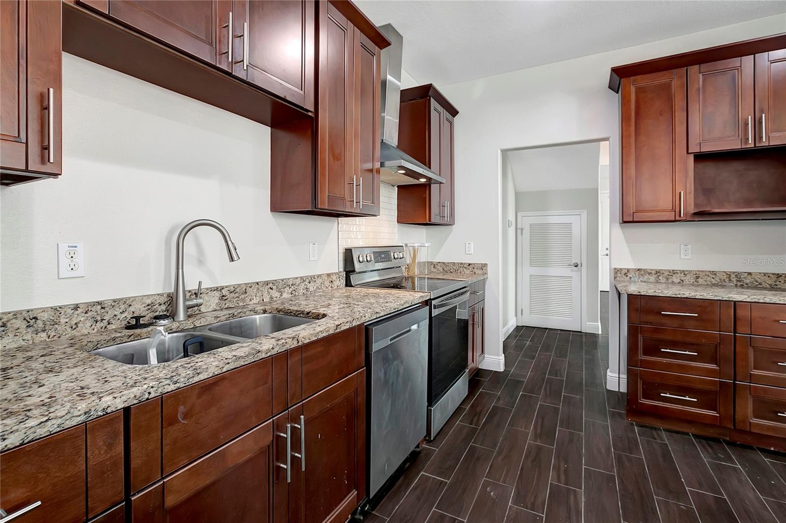 TODDS TERRACE SUB - Residential Lease