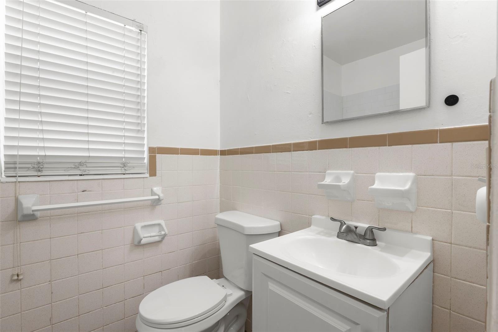 ST PETERSBURG INVESTMENT COS ADD TO OAK PARK - Residential Lease