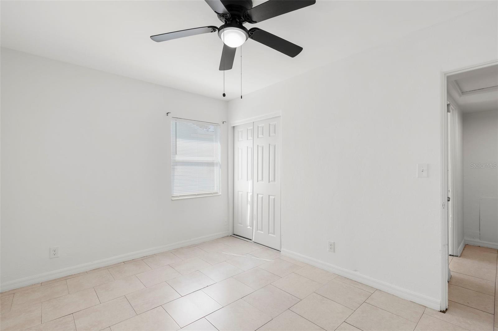 ST PETERSBURG INVESTMENT COS ADD TO OAK PARK - Residential Lease