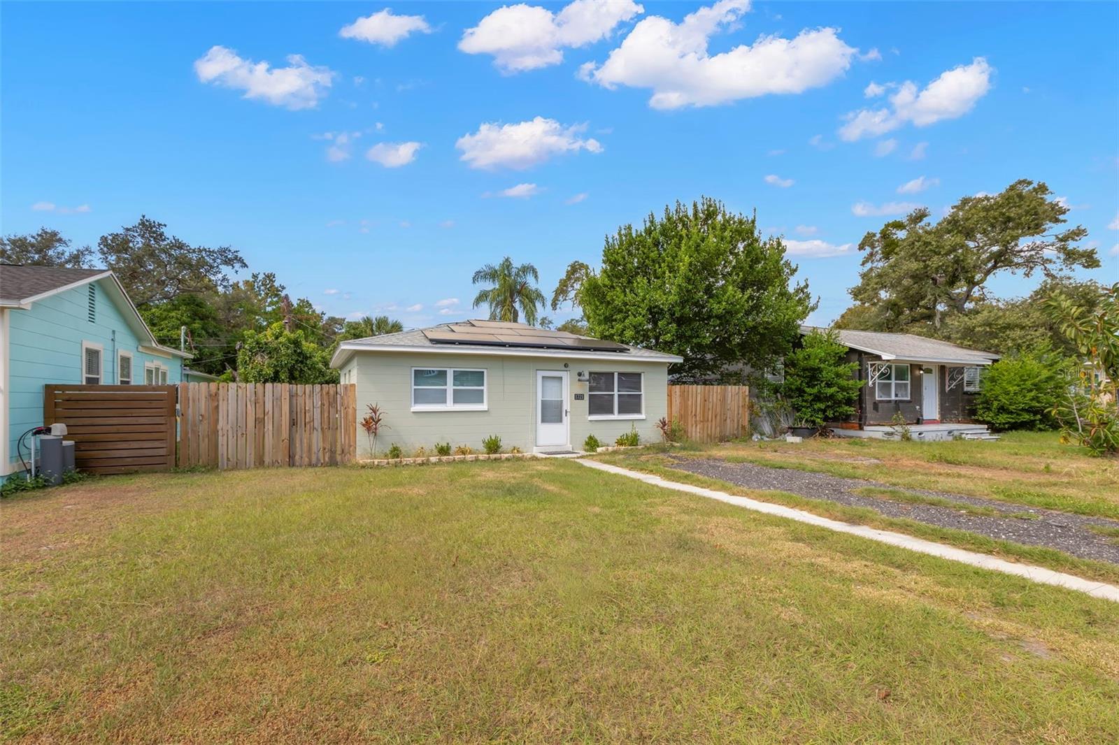 ST PETERSBURG INVESTMENT COS ADD TO OAK PARK - Residential Lease