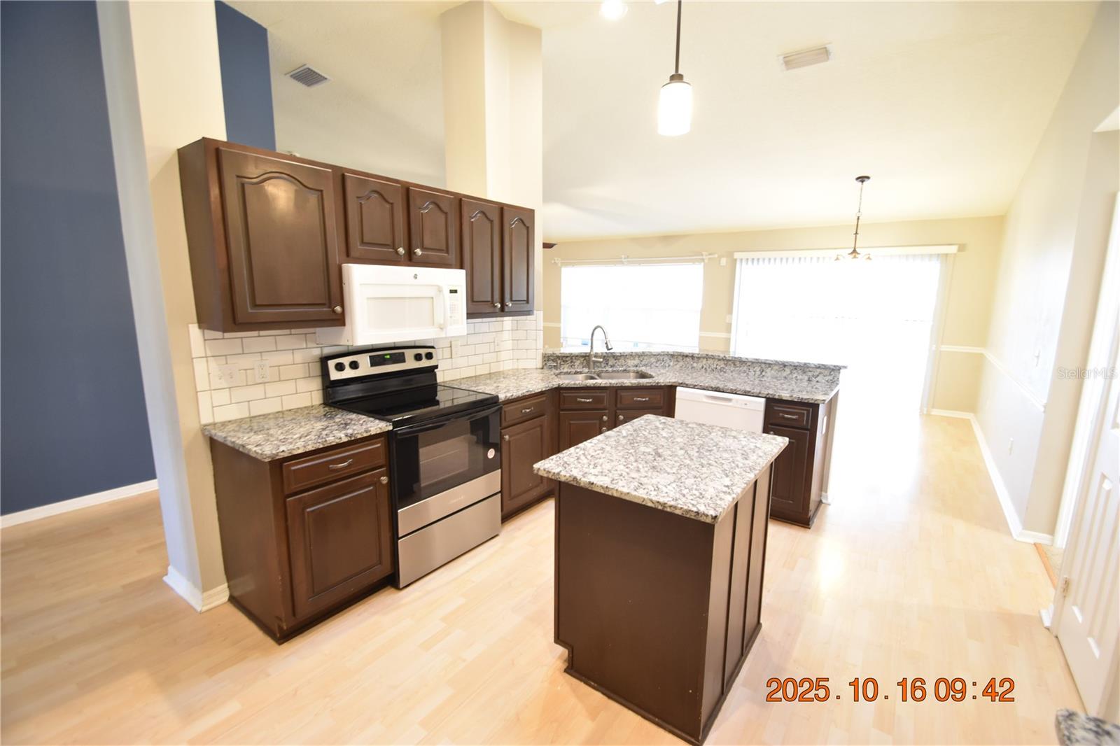 BUCKHORN FOURTH ADD UNIT - Residential Lease