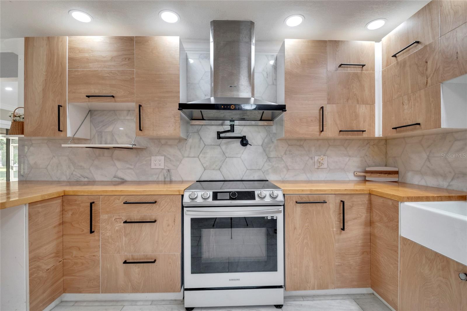 LAKE BUTLER ESTATES - Residential