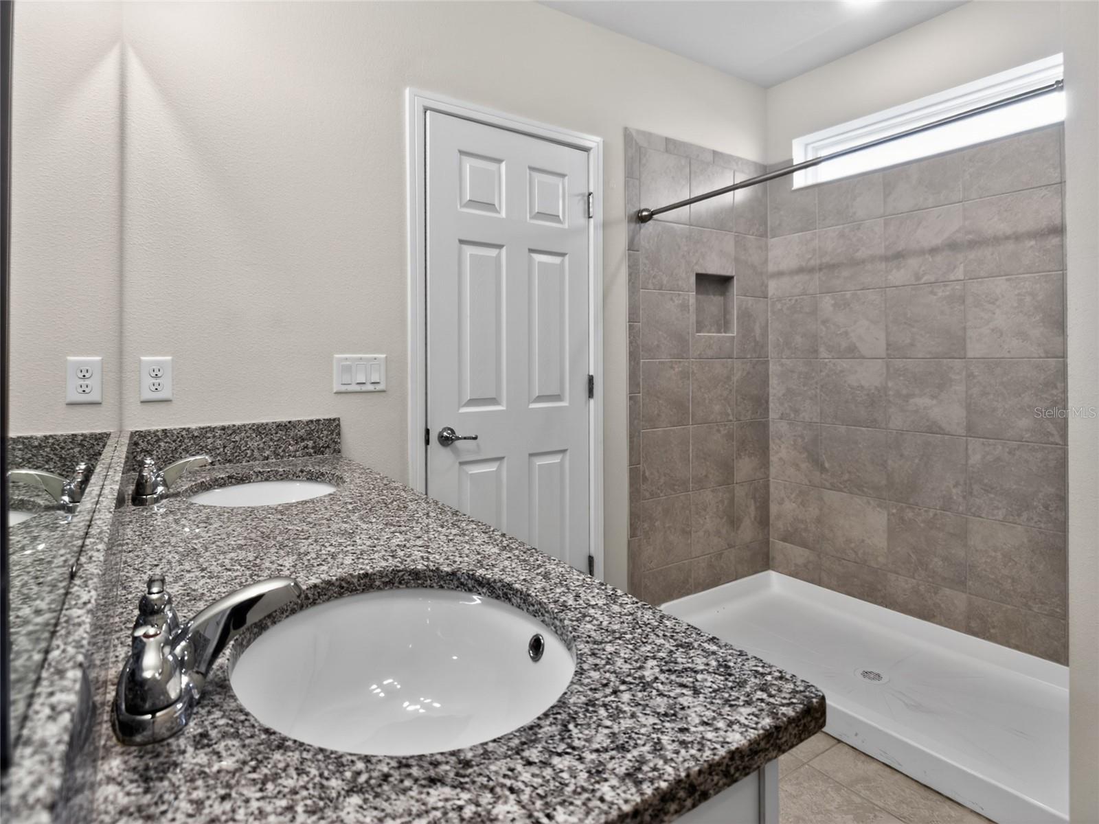 FOREST LAKE - Residential Lease