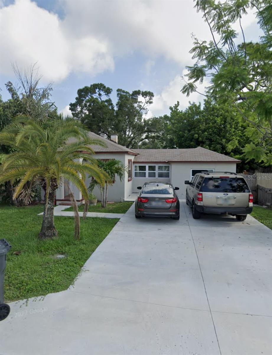Welcome home! Beautifully Updated 1 Bedroom, 1 Bathroom Duplex. This home offers modern living with a touch of charm. Step inside to discover a great layout featuring a spacious living area with large windows that floods the space with natural light. Large driveway for parking, Outside laundry room that is shared with other unit. Utilities are included in rent (electric, water, and sewer). Located in a vibrant neighborhood close to restaurants, shops, I-275, and public transportation. Available Sept 1.