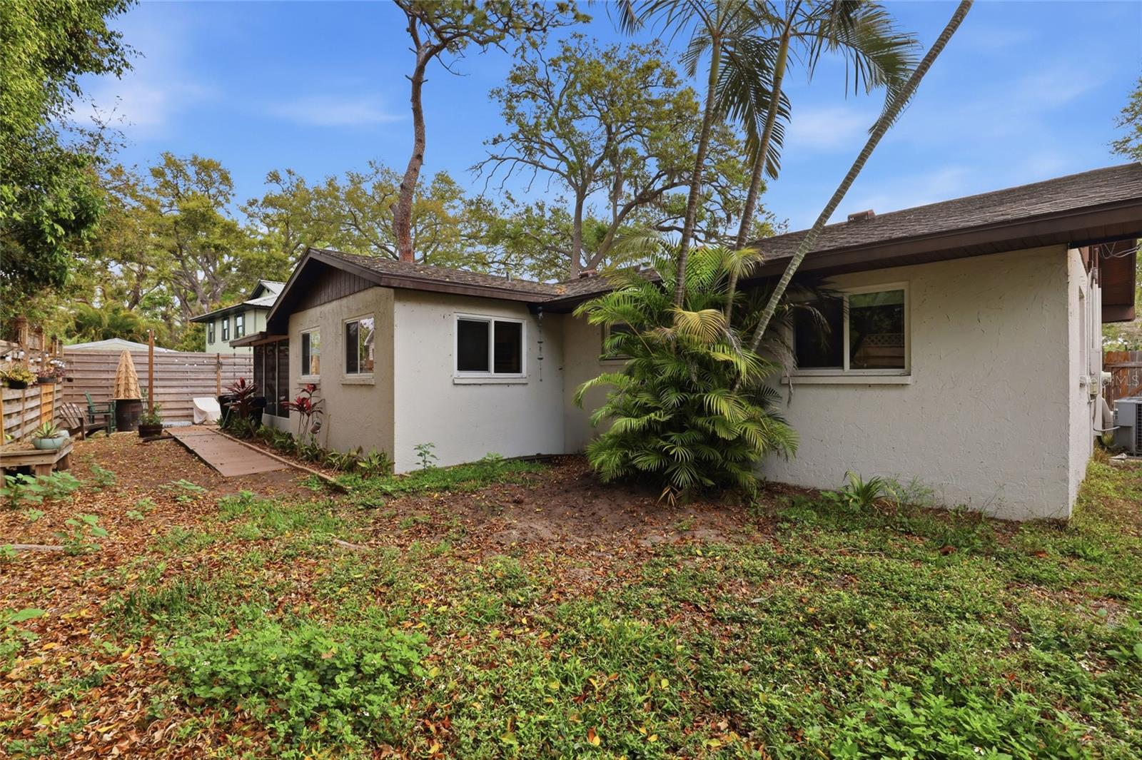 SARASOTA HIGHLANDS - Residential