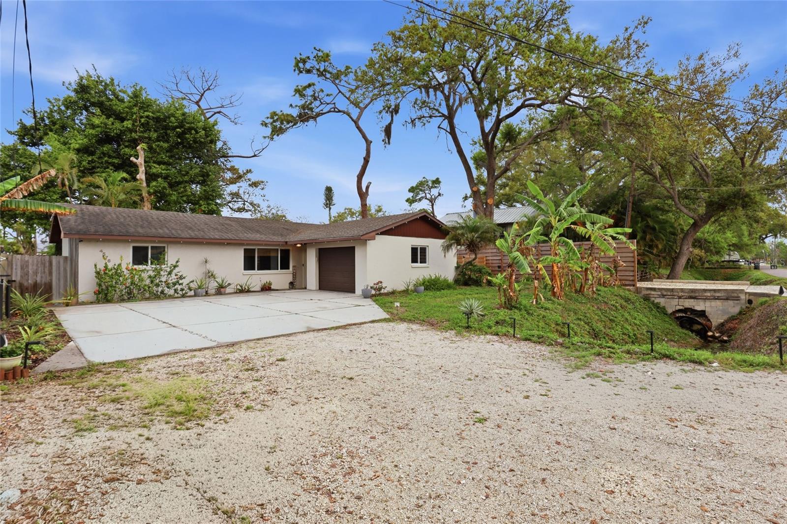 SARASOTA HIGHLANDS - Residential