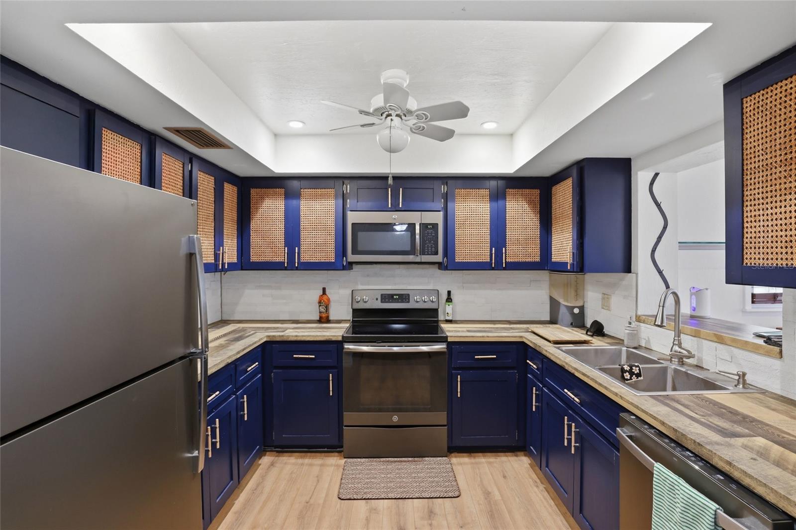 SARASOTA HIGHLANDS - Residential