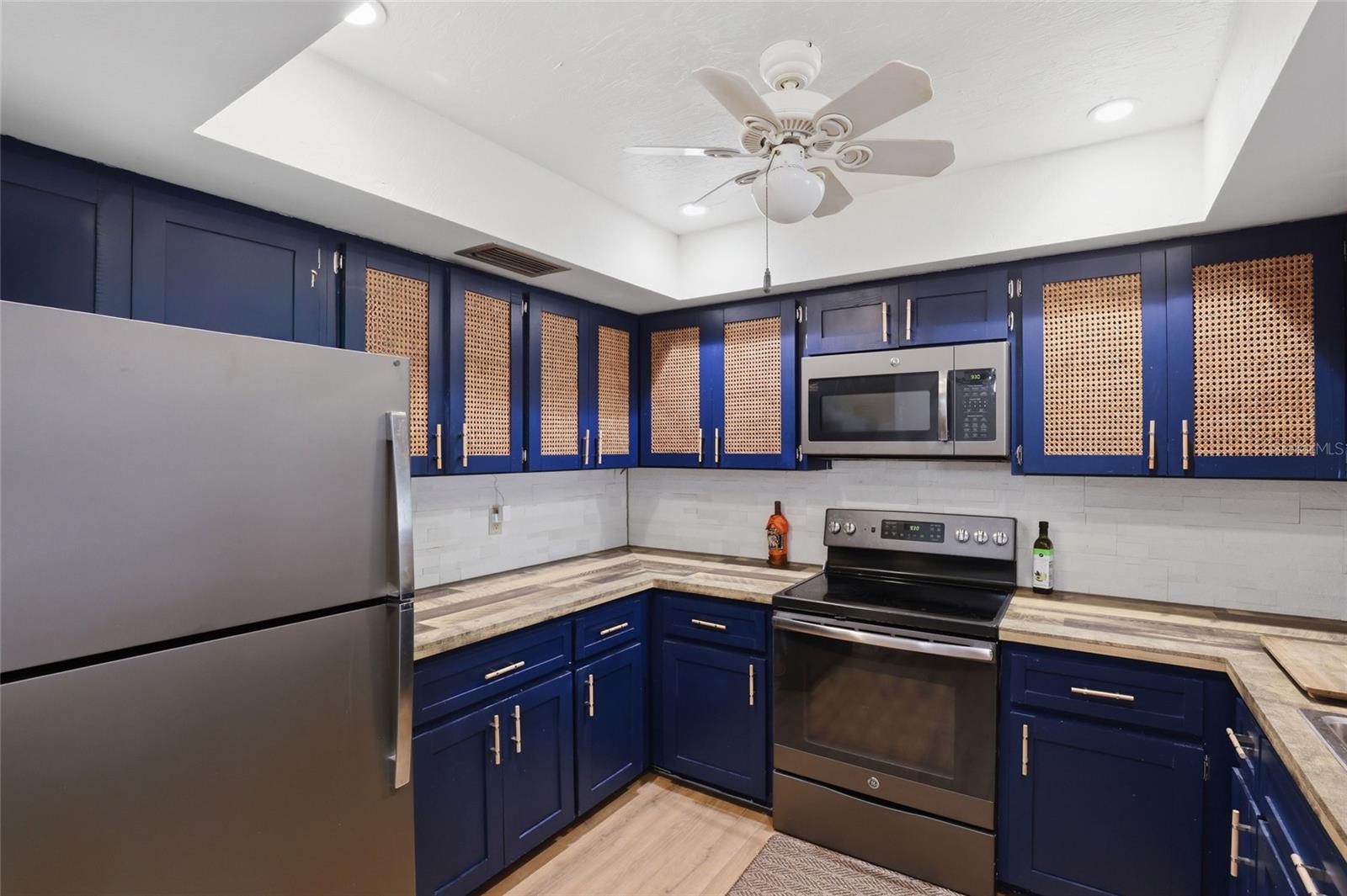 SARASOTA HIGHLANDS - Residential