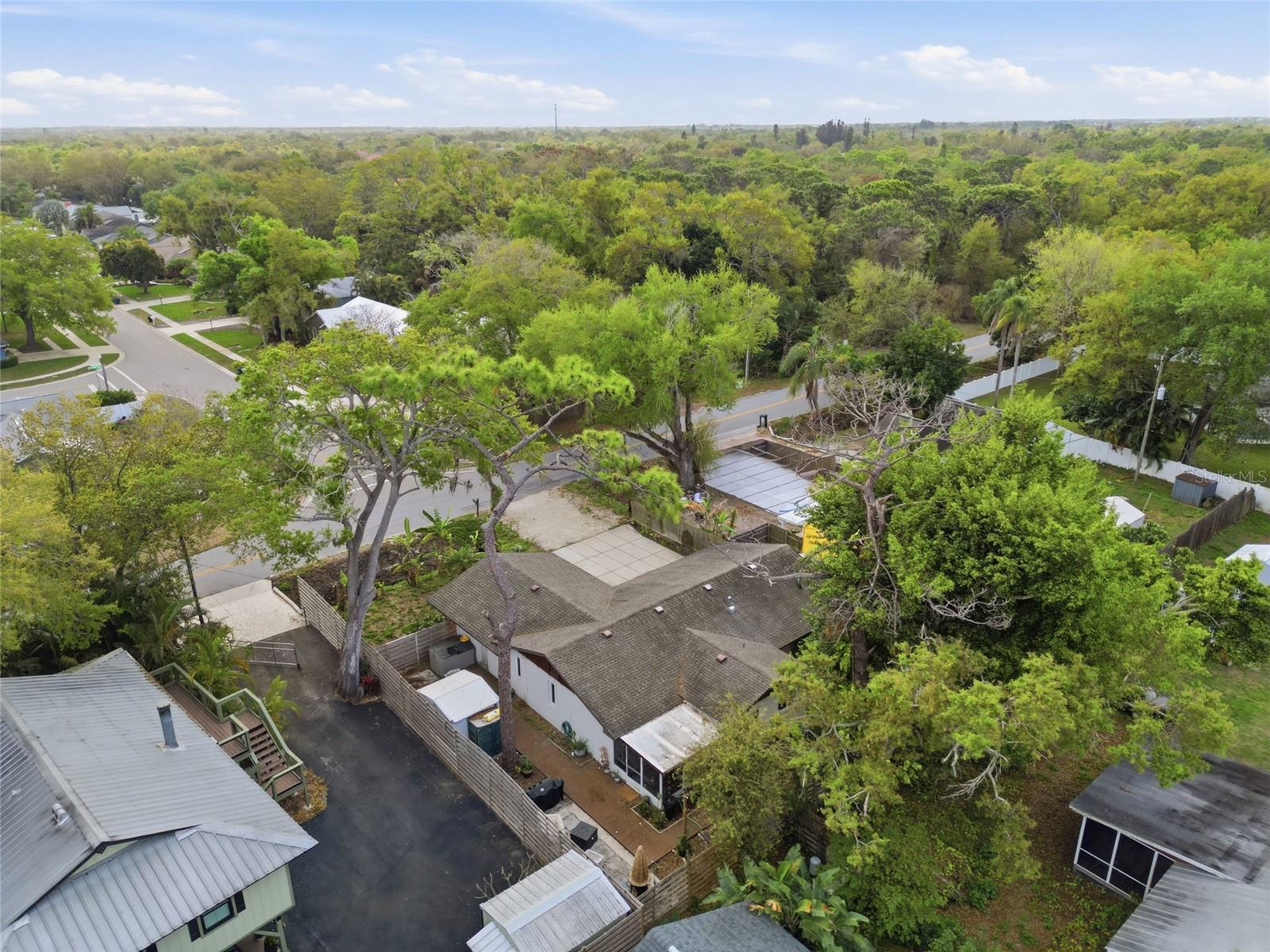 SARASOTA HIGHLANDS - Residential