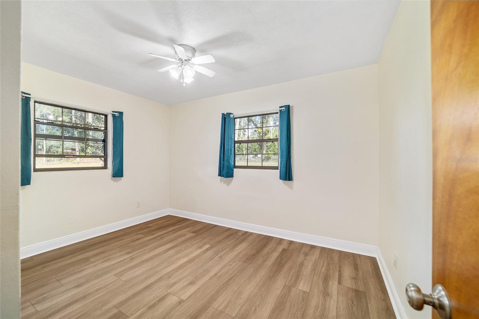 SPORTSMENS PARK - Commercial Sale