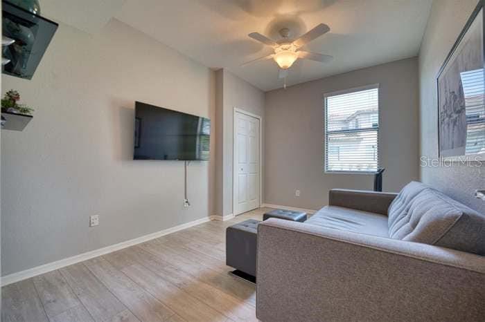 COACH HOMES I AT LAKEWOOD NATIONAL PH 4 - Residential Lease