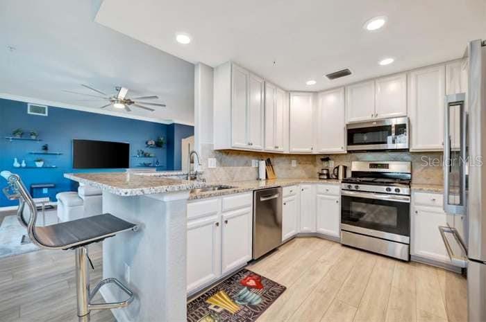COACH HOMES I AT LAKEWOOD NATIONAL PH 4 - Residential Lease
