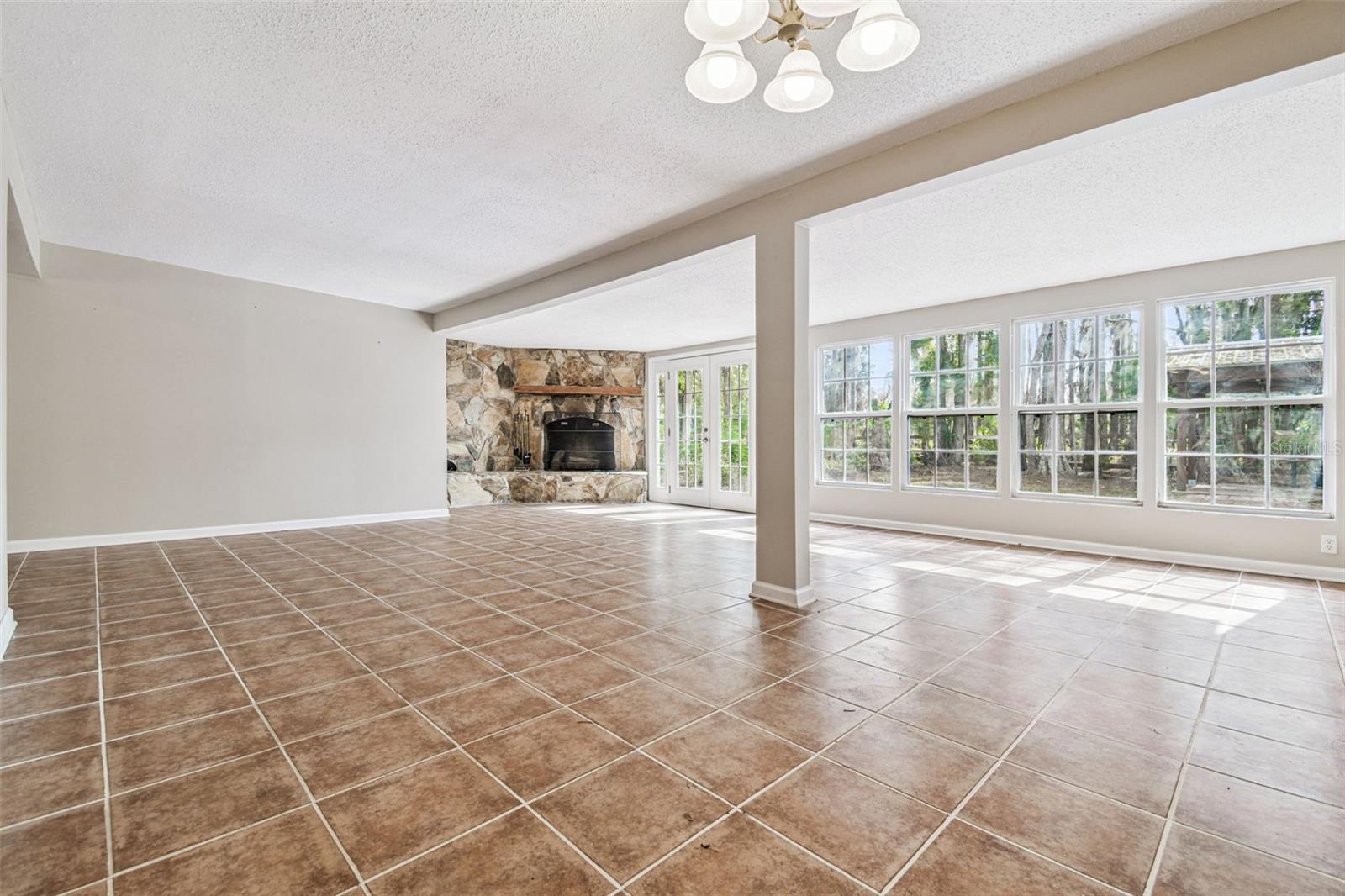 IVELMAR ESTATES ADD - Residential