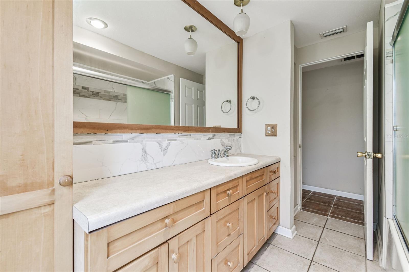 IVELMAR ESTATES ADD - Residential