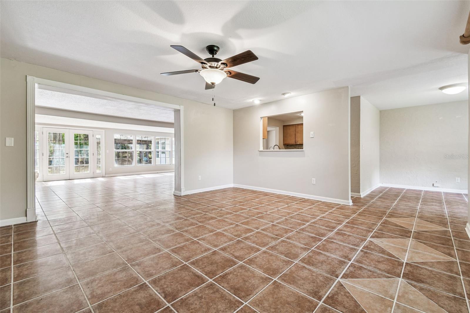 IVELMAR ESTATES ADD - Residential