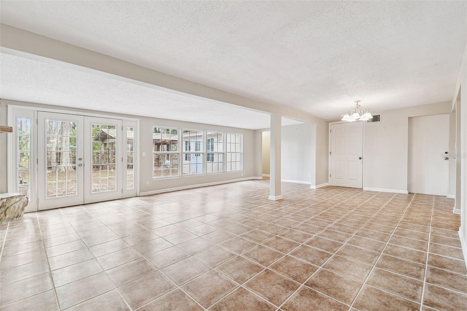 IVELMAR ESTATES ADD - Residential