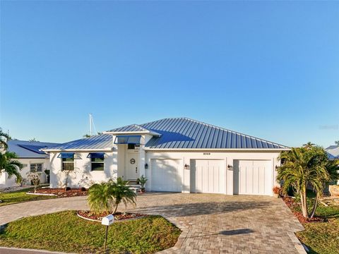 A home in PUNTA GORDA