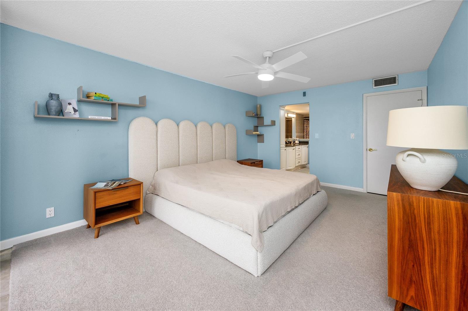 KEY CAPRI CONDO - Residential