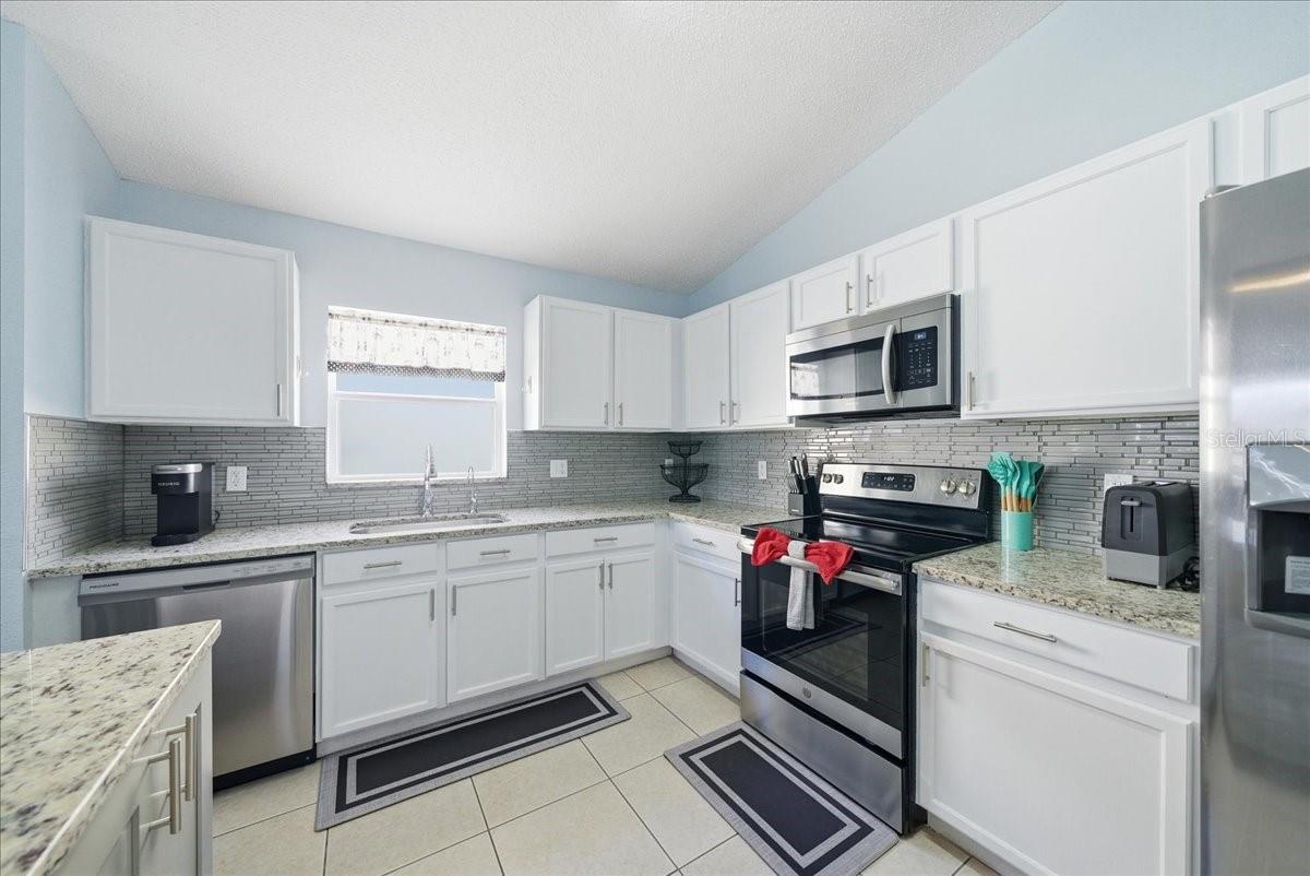 HAMPTON ESTATES - Residential